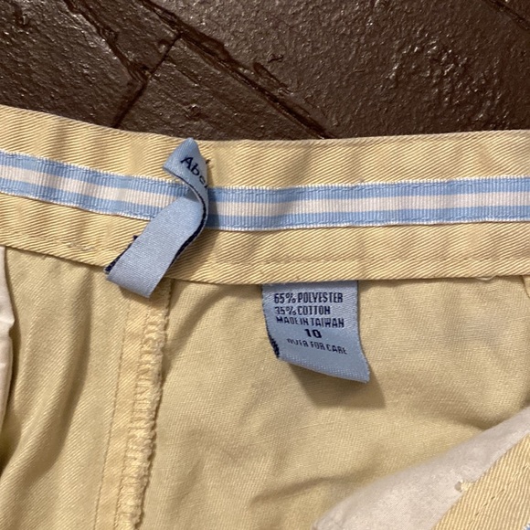 Abercrombie & Fitch yellow womens shorts size 10 - Picture 3 of 3